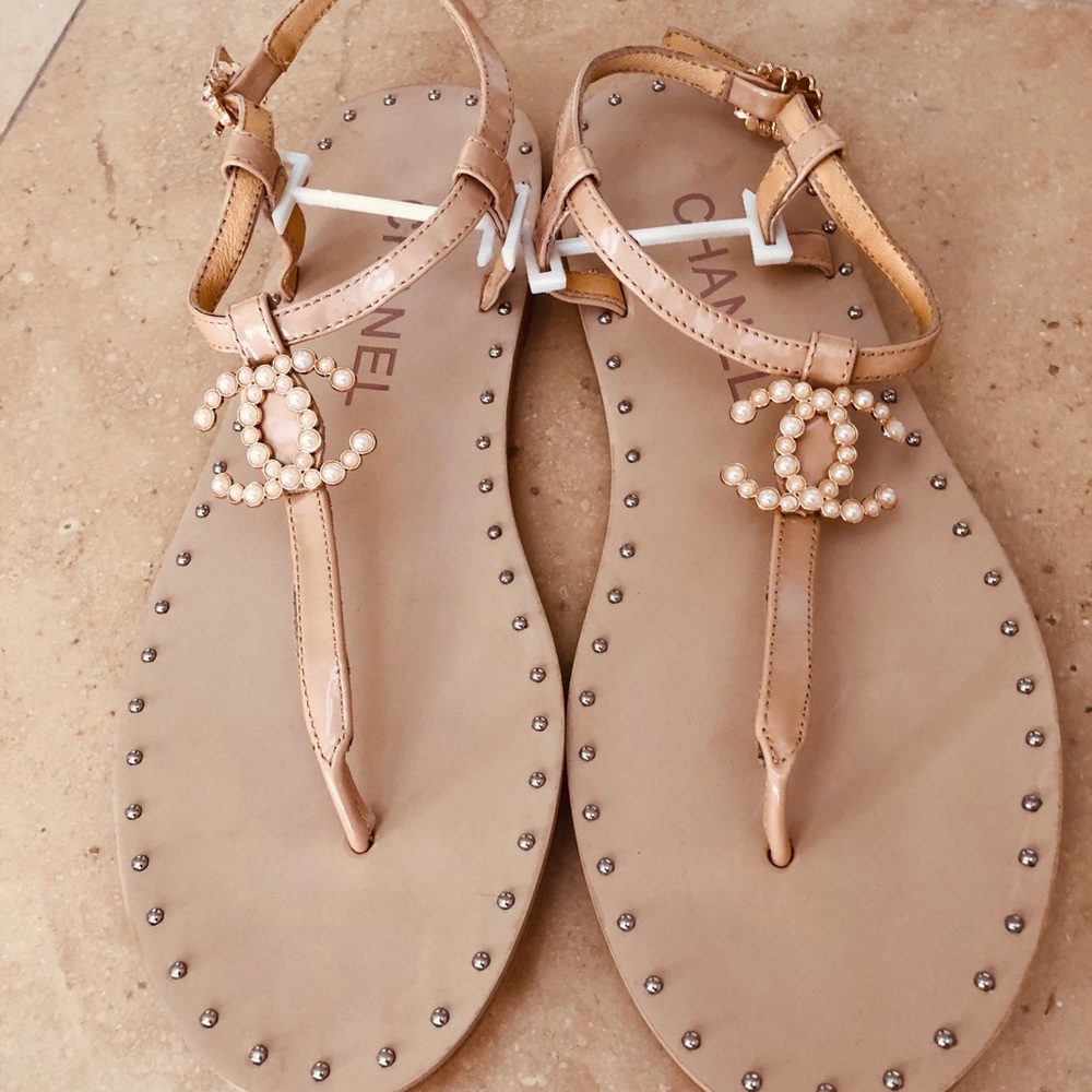 Chanel pearl thong sandals 38 NEW! SOLD OUT!